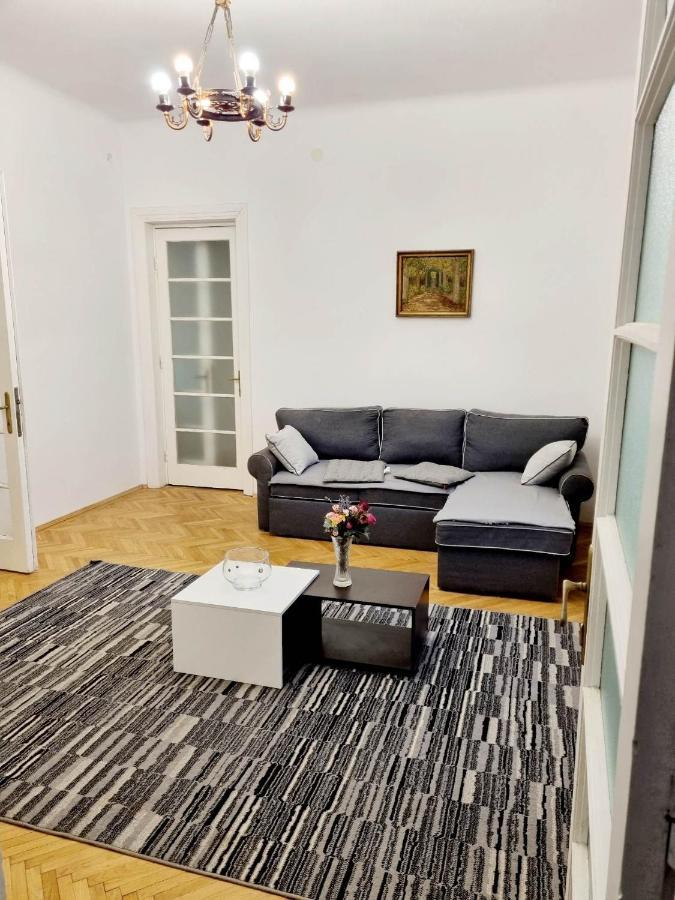 Cozy Apartment Near City Center 부쿠레슈티 외부 사진