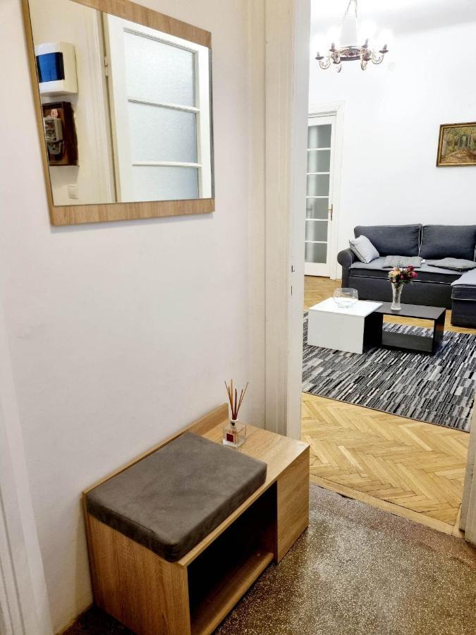Cozy Apartment Near City Center 부쿠레슈티 외부 사진