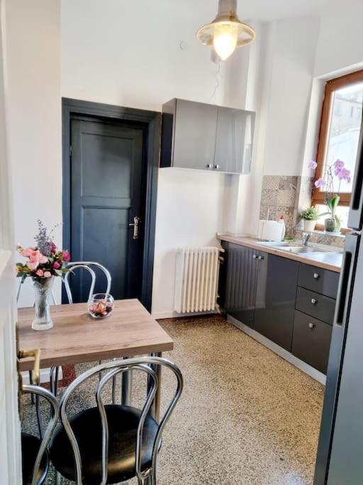 Cozy Apartment Near City Center 부쿠레슈티 외부 사진