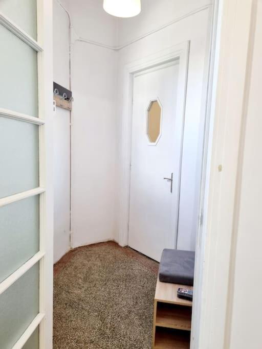 Cozy Apartment Near City Center 부쿠레슈티 외부 사진