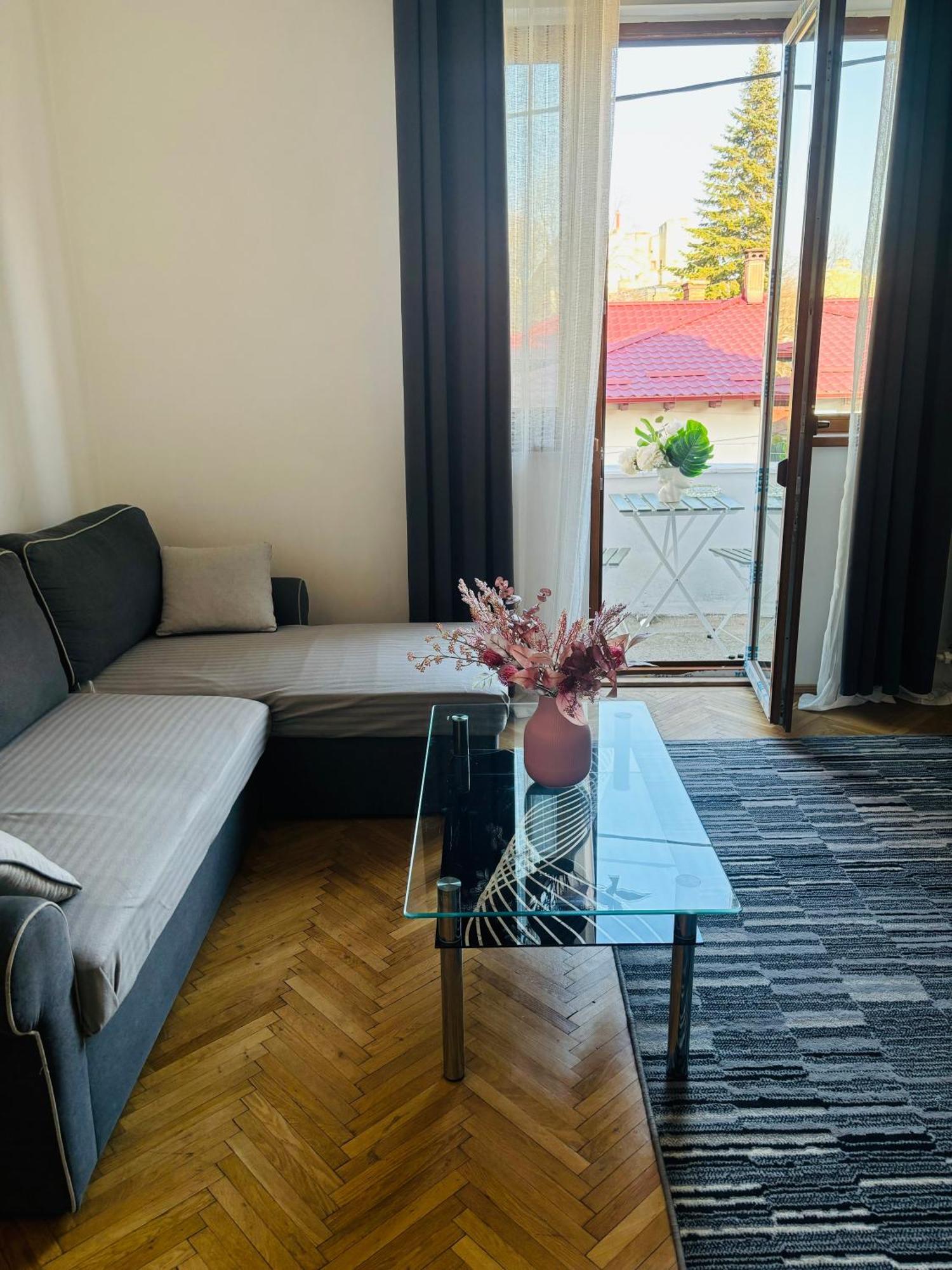 Cozy Apartment Near City Center 부쿠레슈티 외부 사진