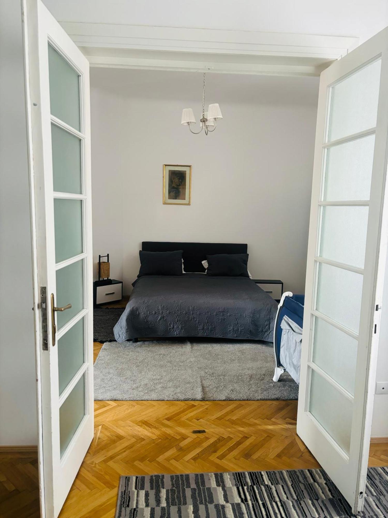 Cozy Apartment Near City Center 부쿠레슈티 외부 사진