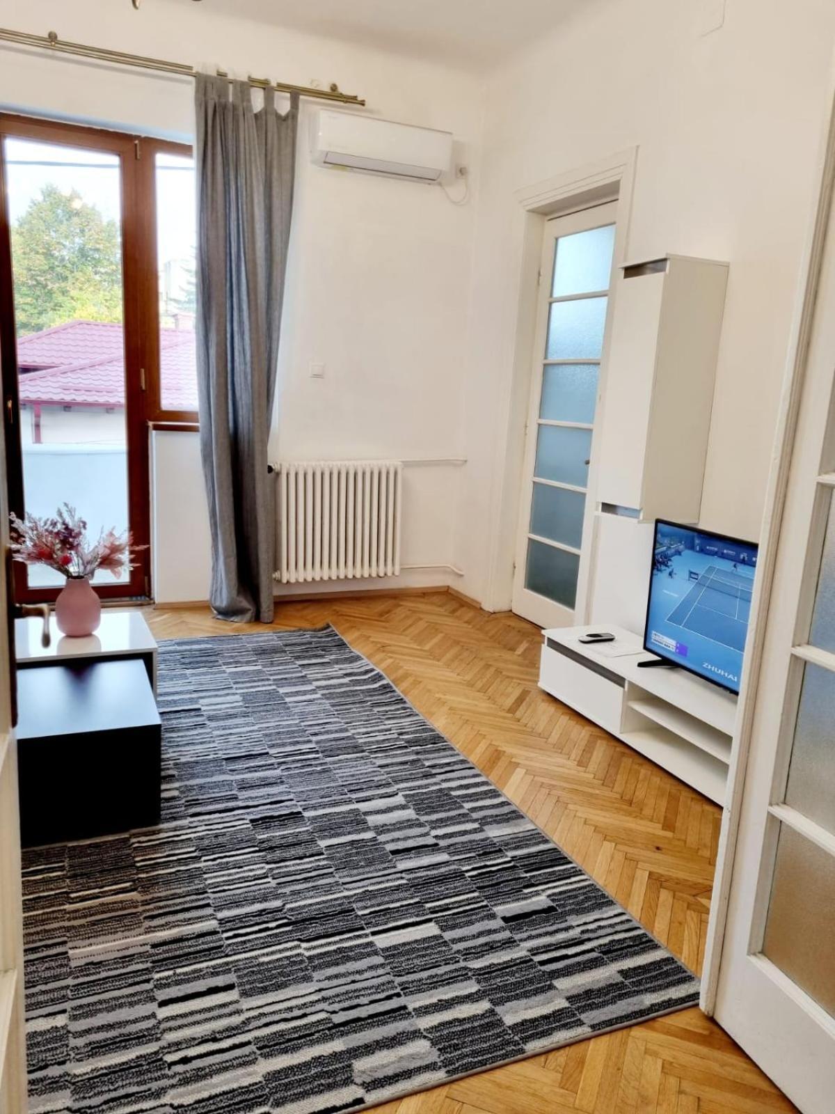 Cozy Apartment Near City Center 부쿠레슈티 외부 사진