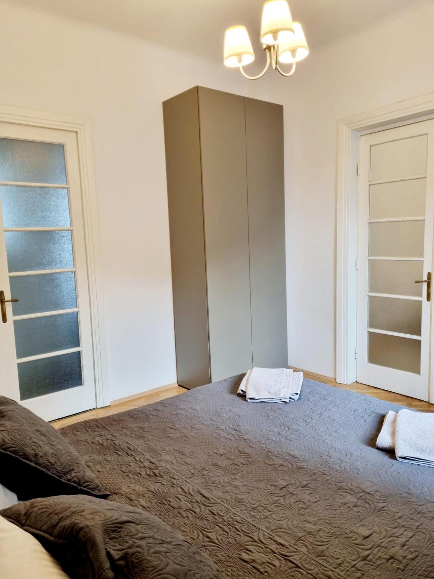 Cozy Apartment Near City Center 부쿠레슈티 외부 사진