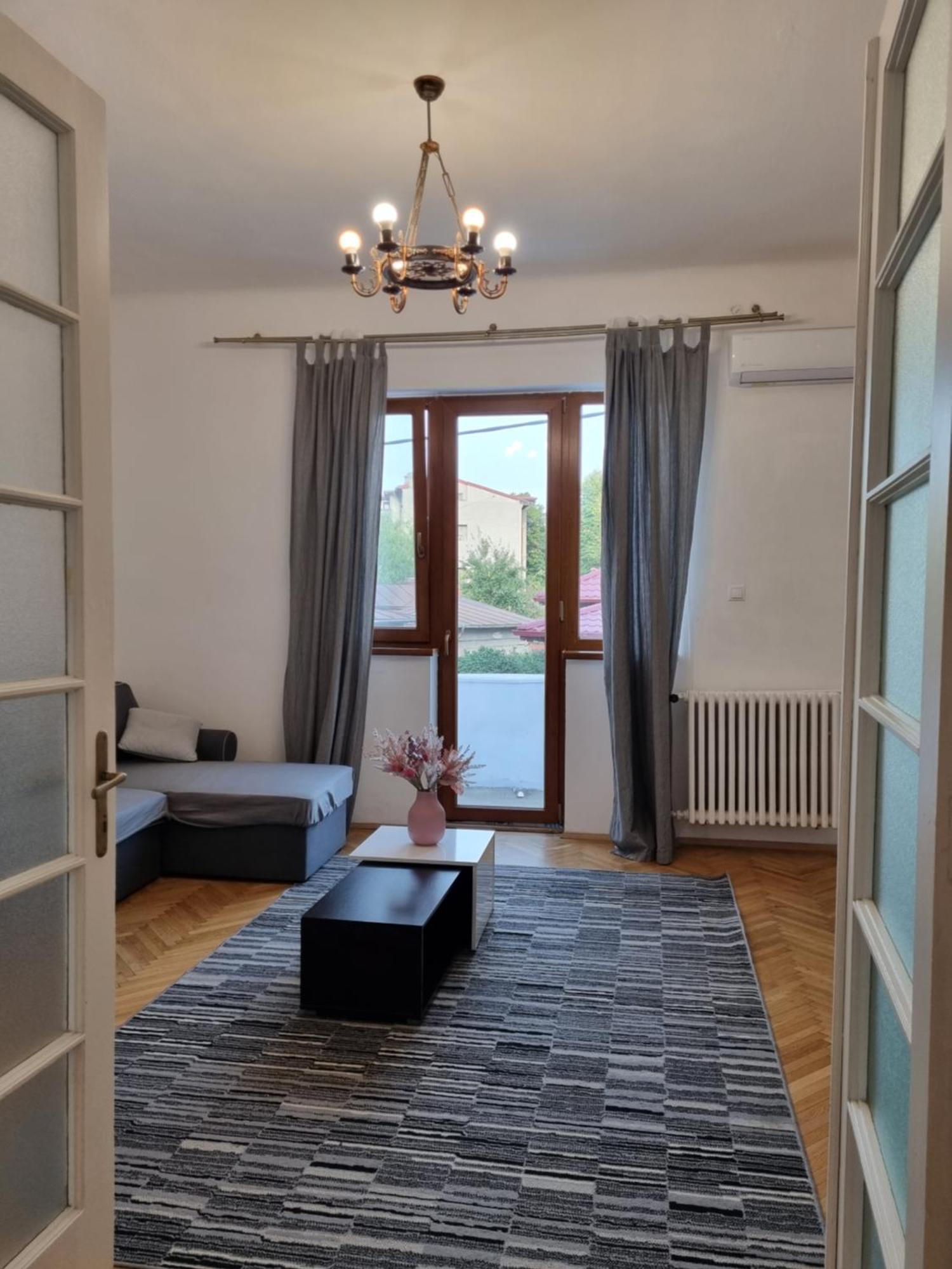 Cozy Apartment Near City Center 부쿠레슈티 외부 사진