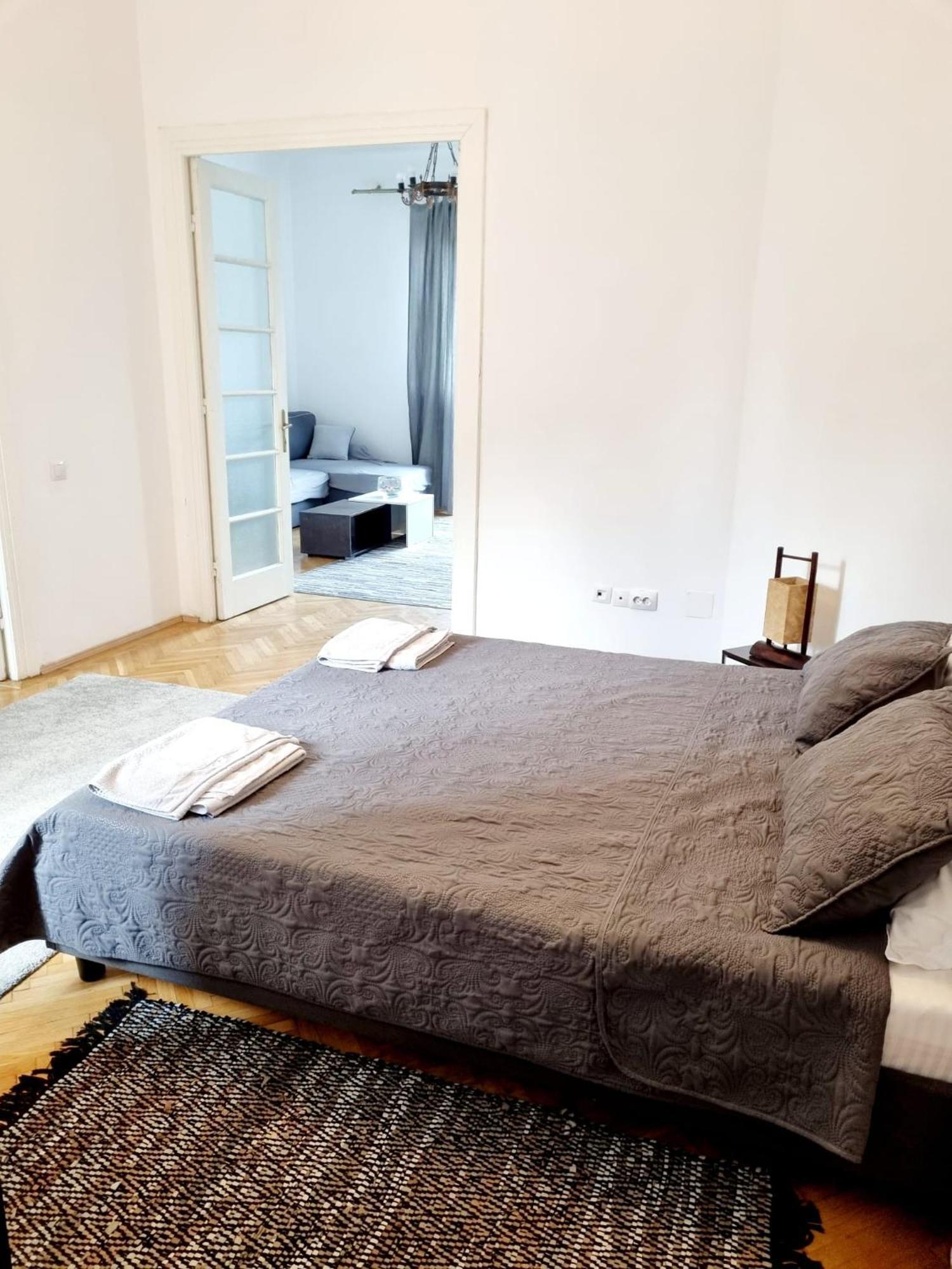 Cozy Apartment Near City Center 부쿠레슈티 외부 사진