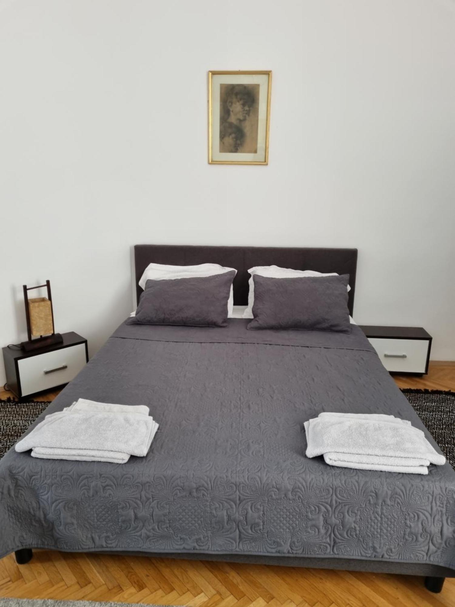 Cozy Apartment Near City Center 부쿠레슈티 외부 사진